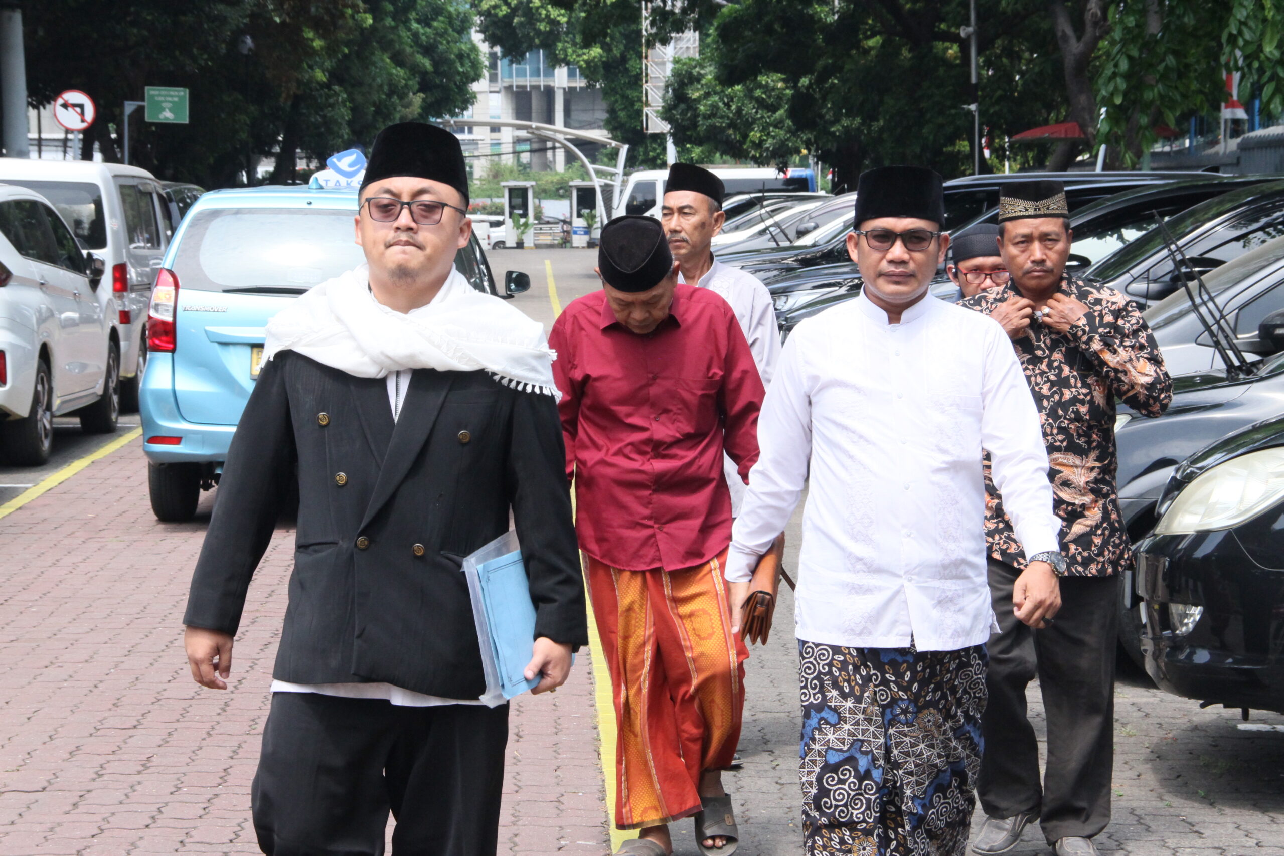 Kemenperin RI Berjanji Akan Meninjau Kembali Izin Operasional Pabrik Miras