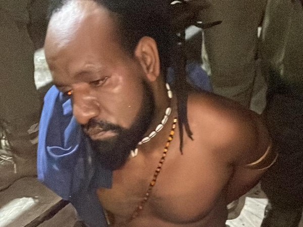 Satgas Damai Cartenz Bekuk Anggota KKB Rife Kerebea