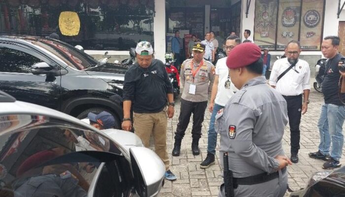 Kantor KPU Jakut Dilempari Bangkai Ayam, Pelaku Beri Pesan Ancaman