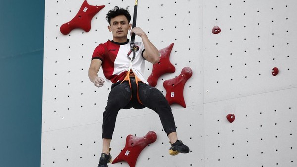 Bangga Veddriq Leonardo Raih Emas Pertama di Olimpiade Paris 2024, Jokowi : Ini Sejarah