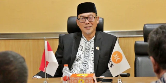 PKS Blak-blakan Tak Setuju dengan Wacana Anak Abah Coblos Tiga Paslon