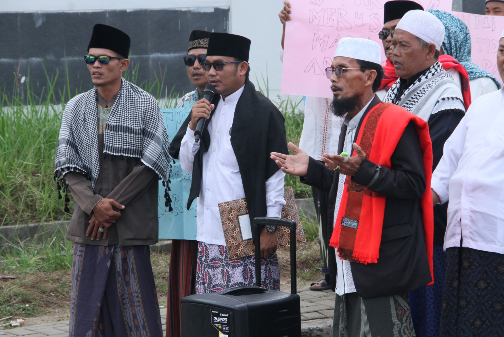Ulama Banten : Para Ulama dan Santri diminta Tidak Melakukan Swipping Miras, Bukan Ranahnya