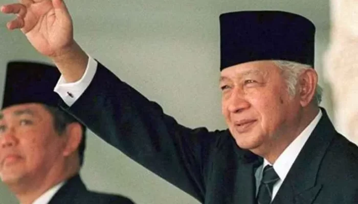 Puluhan Aktivis Geruduk Kemensos, Tolak Soeharto Jadi Pahlawan Nasional