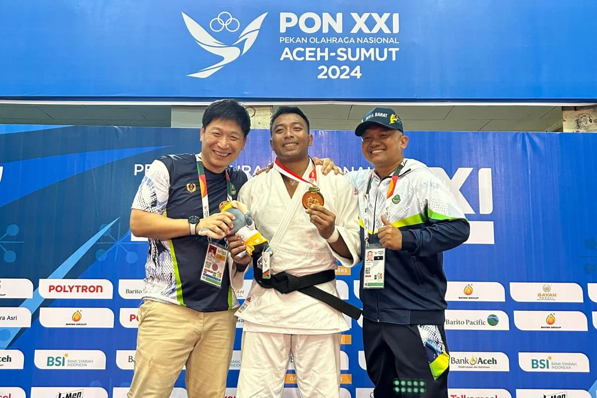 Polri Angkat Jempol Anggotanya Raih Medali Emas di PON XXI