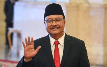 Jokowi Resmi Lantik Gus Ipul Jadi Mensos Gantikan Risma