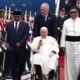 Paus Fransiskus Tiba di Indonesia, Dapat Sambutan Hangat Menag RI