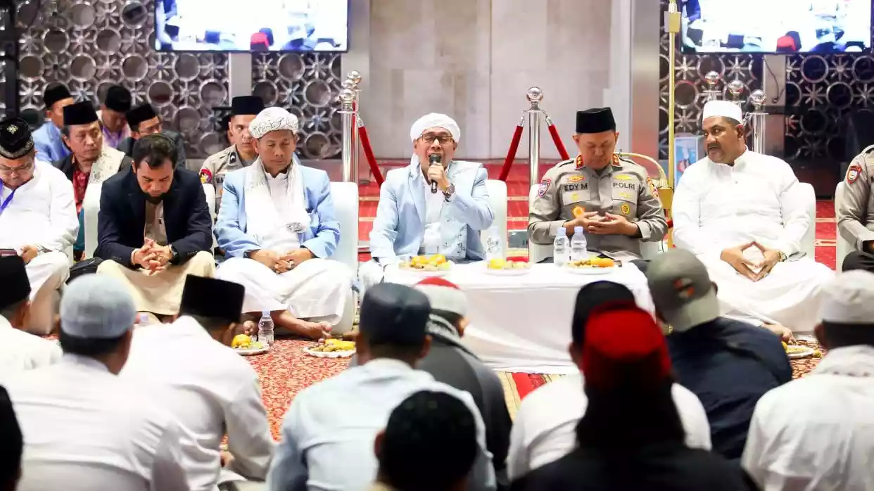 Doakan Prabowo-Gibran, KH Misbahul Munir Kholil : Semoga Membawa Indonesia Jadi Macan Asia