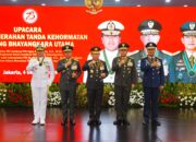 Kapolri Sematkan Bintang Bhayangkara Utama ke Panglima dan 3 Kepala Staf TNI, Polri: Sinergitas Menuju Indonesia Maju