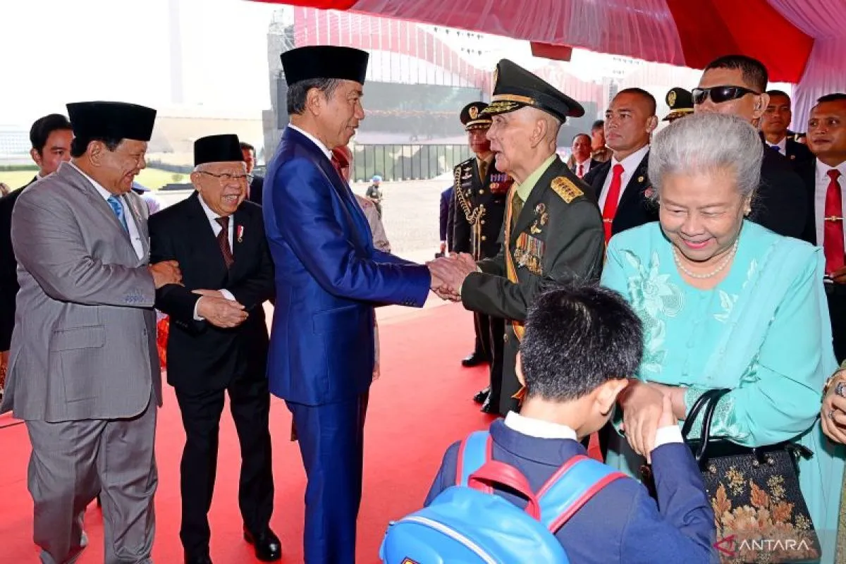 Soal Video Viral Jokowi & Try Sutrisno, Ternyata Sudah Salaman ! Ini Penampakannya