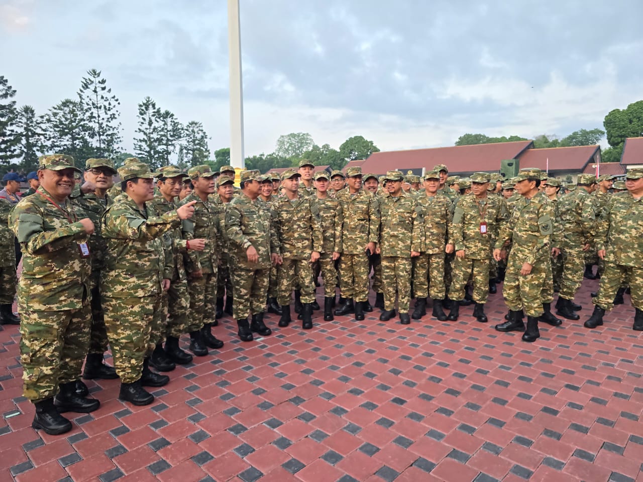 Para Menteri Prabowo “Diplonco” di Akmil : Agar Rasakan Derita Rakyat & Tak Hedon