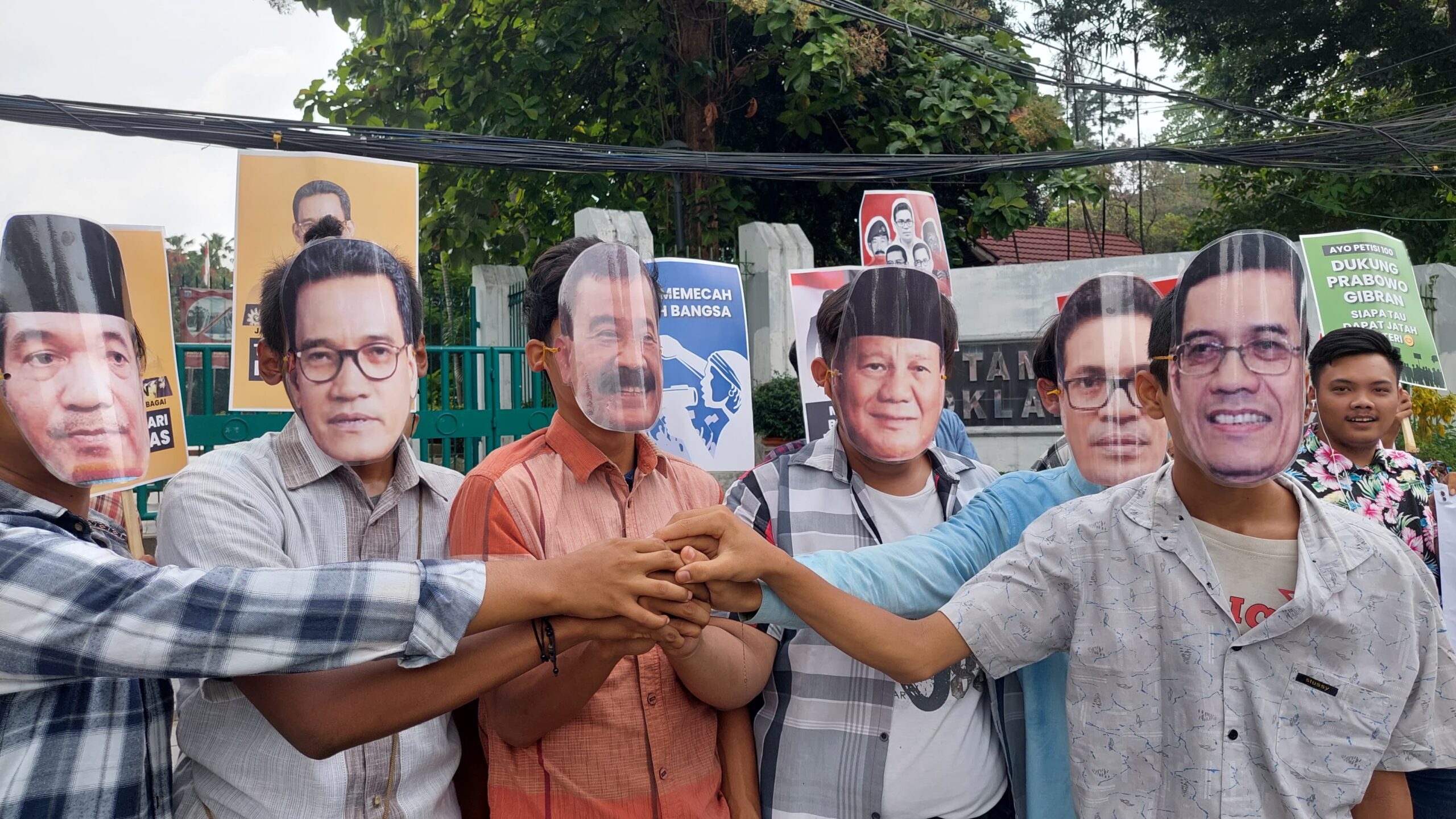 Gelar Aksi Teatrikal Kenakan Topeng Soenarko & Prabowo Salam Komando, BMPD: Saatnya Saling Mendukung Pemerintahan