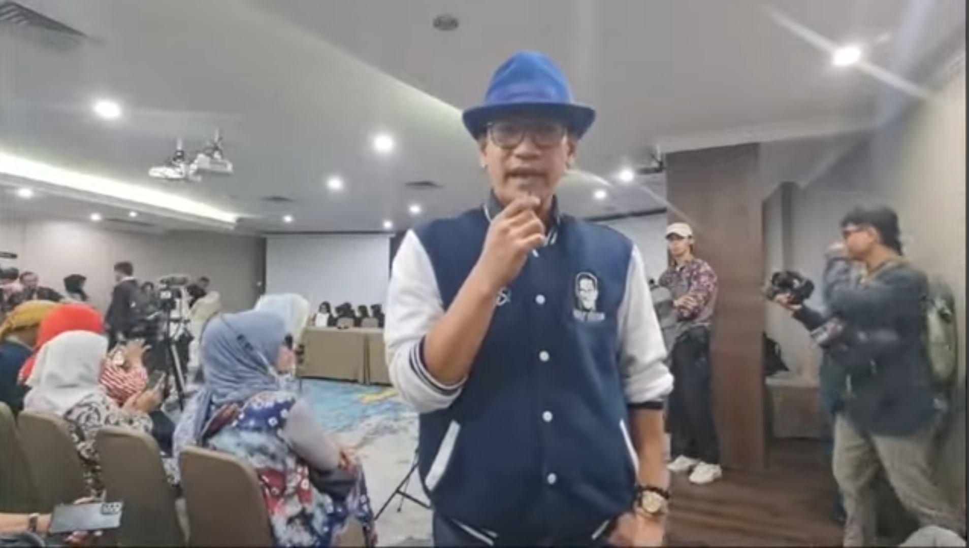 Heboh, Netizen Banjiri Komentar Negatif Akun Refly Harun yang Siarkan Live Silaturahmi Kebangsaan di Hotel Gren Alia Menteng