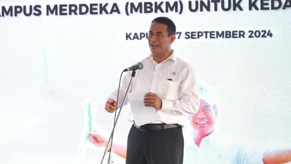 Petani Merauke Apresiasi Jokowi & Mentan : Sekarang Tambah Enak Tanam Padi