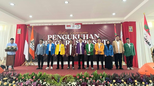 Menko Hadi Tjahjanto Hadiri Pengukuhan Pengurus Pusat BEM Nusantara