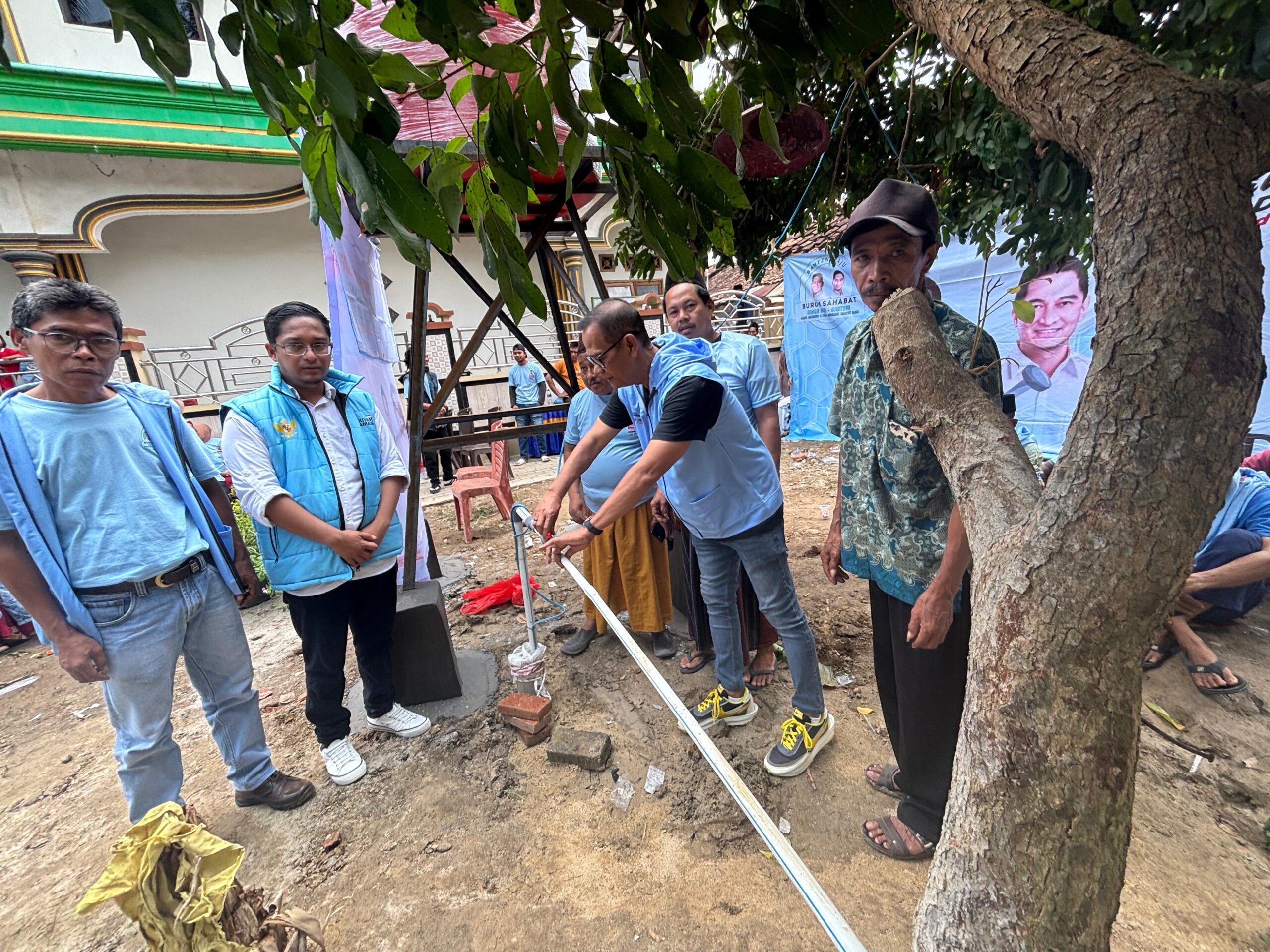 Buruh Sahabat Andra Soni-Dimyati Resmikan Bantuan Sumur Bor untuk 439 KK di Kramatwatu Serang