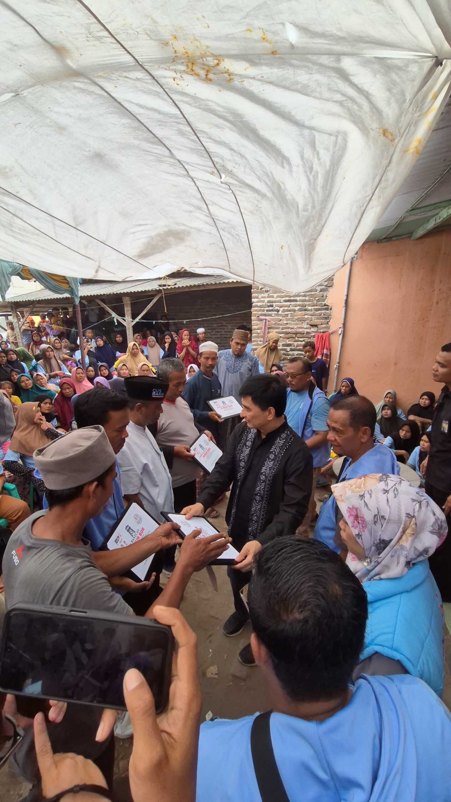 Cawagub Banten Dimyati Bersama Tim Relawan Resmikan Bantuan Sarana Akses Air Bersih untuk Warga Ciruas Serang