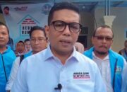 Peduli Masyarakat, Andra Soni-Dimyati Bersama Relawan Buruh Kembali Berikan Bantuan Bedah Rumah