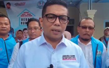 Peduli Masyarakat, Andra Soni-Dimyati Bersama Relawan Buruh Kembali Berikan Bantuan Bedah Rumah