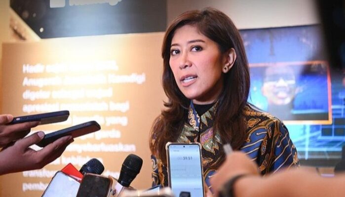 Menkomdigi Dorong Masyarakat Migrasi Kartu Seluler Fisik ke e-SIM