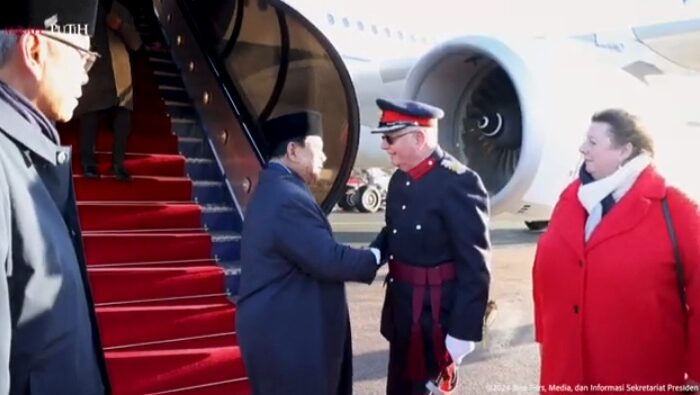 Presiden Prabowo Tiba di Inggris, Agendakan Bertemu Raja Charles dan PM Keir Starmer