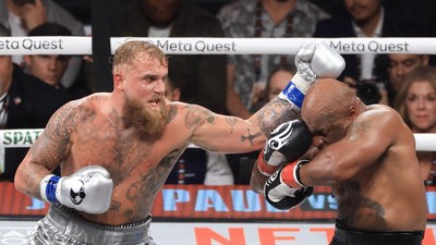 Mike Tyson Kalah Mengenaskan dari Jake Paul, Fans Tinju Bersedih