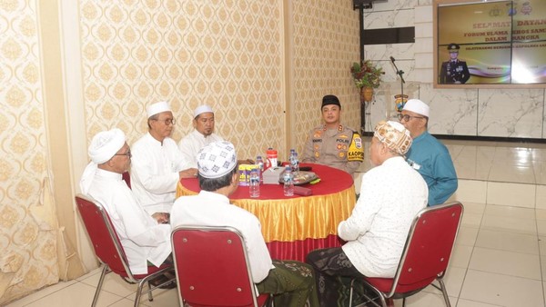 Forum Ulama Khos Sampang Dukung Kepolisian Wujudkan Pilkada Damai