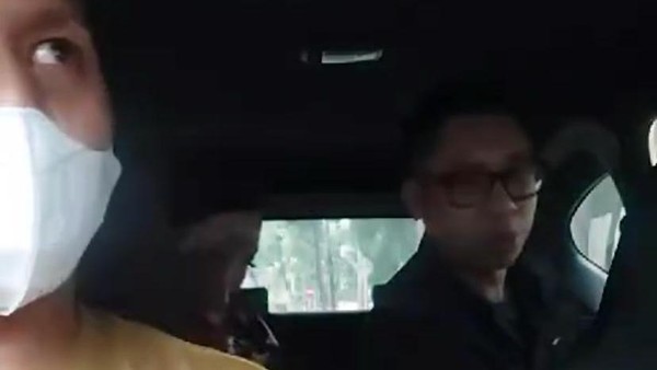 Polda Maluku Copot Kompol Bambang dari Jabatan Buntut Tonjok Sopir Taksi Online