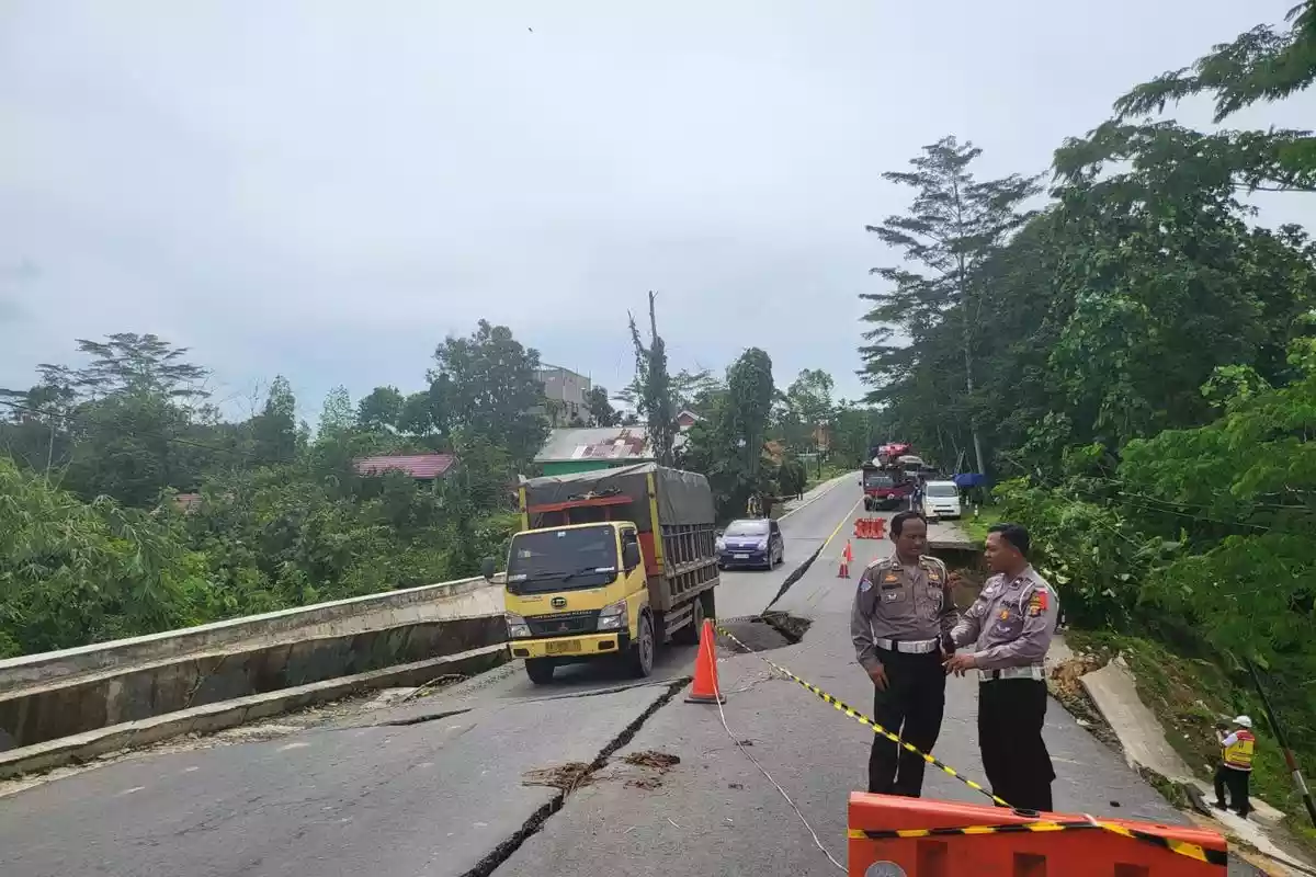 Banjir Hingga Jalan Terbelah, Greenpeace Desak Setop Pembangunan IKN