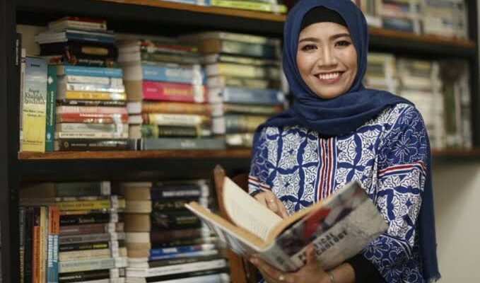 Mengatasi Kesenjangan Sosial di Era Digital: Pandangan Devie Rahmawati