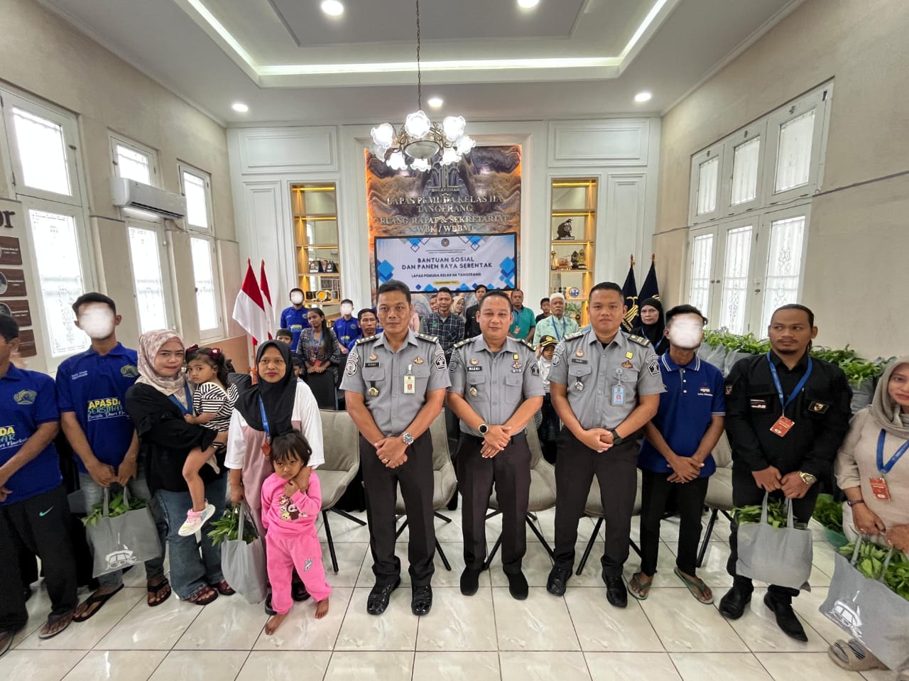 Penyerahan Bantuan Sosial & Panen Raya Serentak UPT Pemasyarakatan Bersama Menteri Imigrasi dan Pemasyarakatan