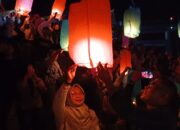 Ratusan Lampion Berterbangan di Langit Tegal Dalam Acara Cacaban Ekraffest III