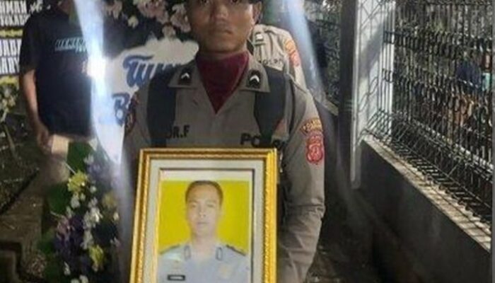 Seorang Polisi Gugur Saat Menjalankan Tugas Kemanusiaan