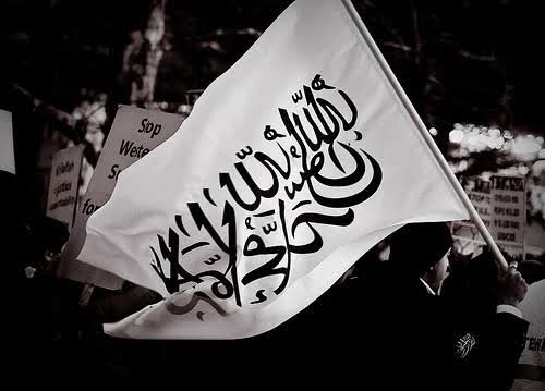 Al Maidah: 49 Dalil Wajibnya Khilafah, Benarkah?