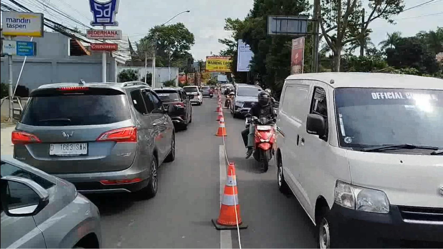 Arus Lalu Lintas Wisata Lembang Padat, Polres Cimahi Siapkan Sistem One Way
