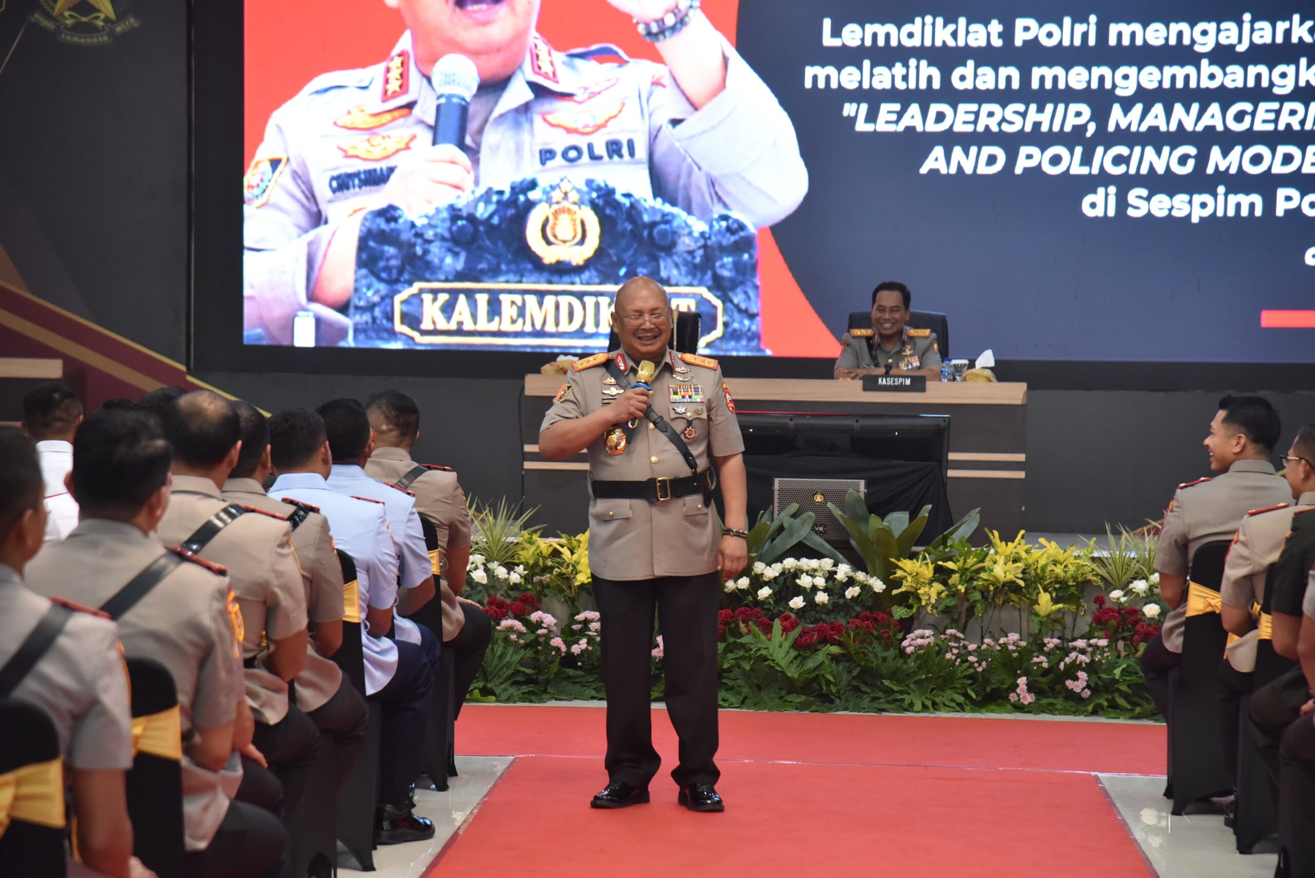 Kalemdiklat Polri Beri Arahan ke Peserta Sespimmen-Sespimti 2025, Tekankan Smart Policing