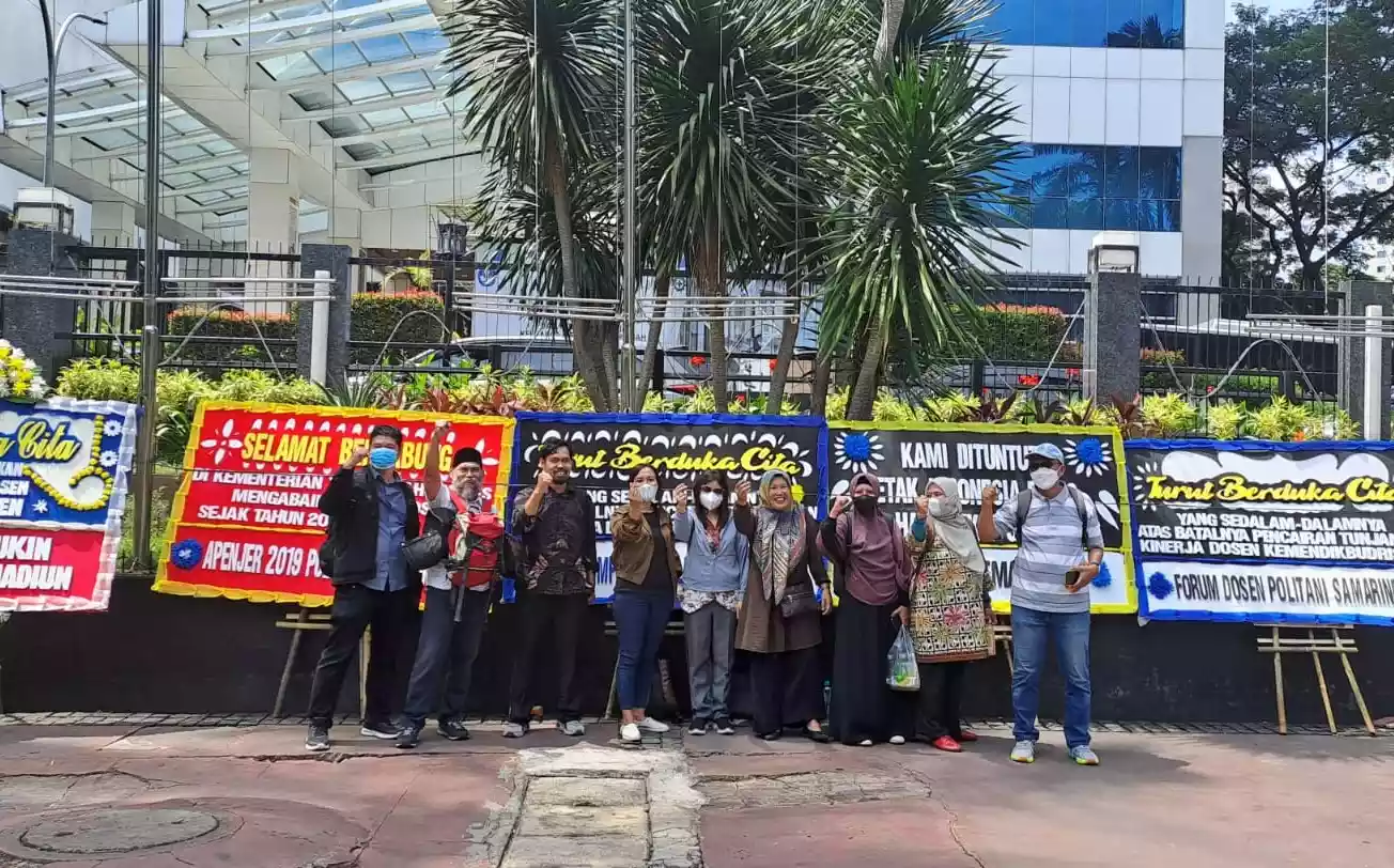 Demo Dosen Kian Meluas