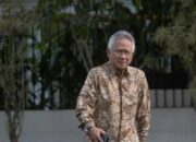 Usai Raker Dengan DPR, Mendikti Saintek Bungkam dan Hindari Media