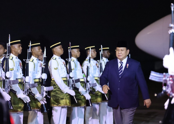 Presiden Prabowo Tiba di Kuala Lumpur, Akan Hadiri Undangan Raja Malaysia