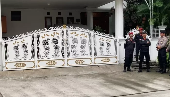 KPK Geledah Rumah Hasto, PDIP Sebut Itu Pengalihan Isu OCCRP