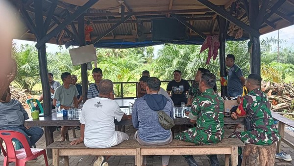 Bentrokan Anggota TNI vs Ormas di Deli Serdang, Sejumlah Kendaraan Hingga Warung Rusak