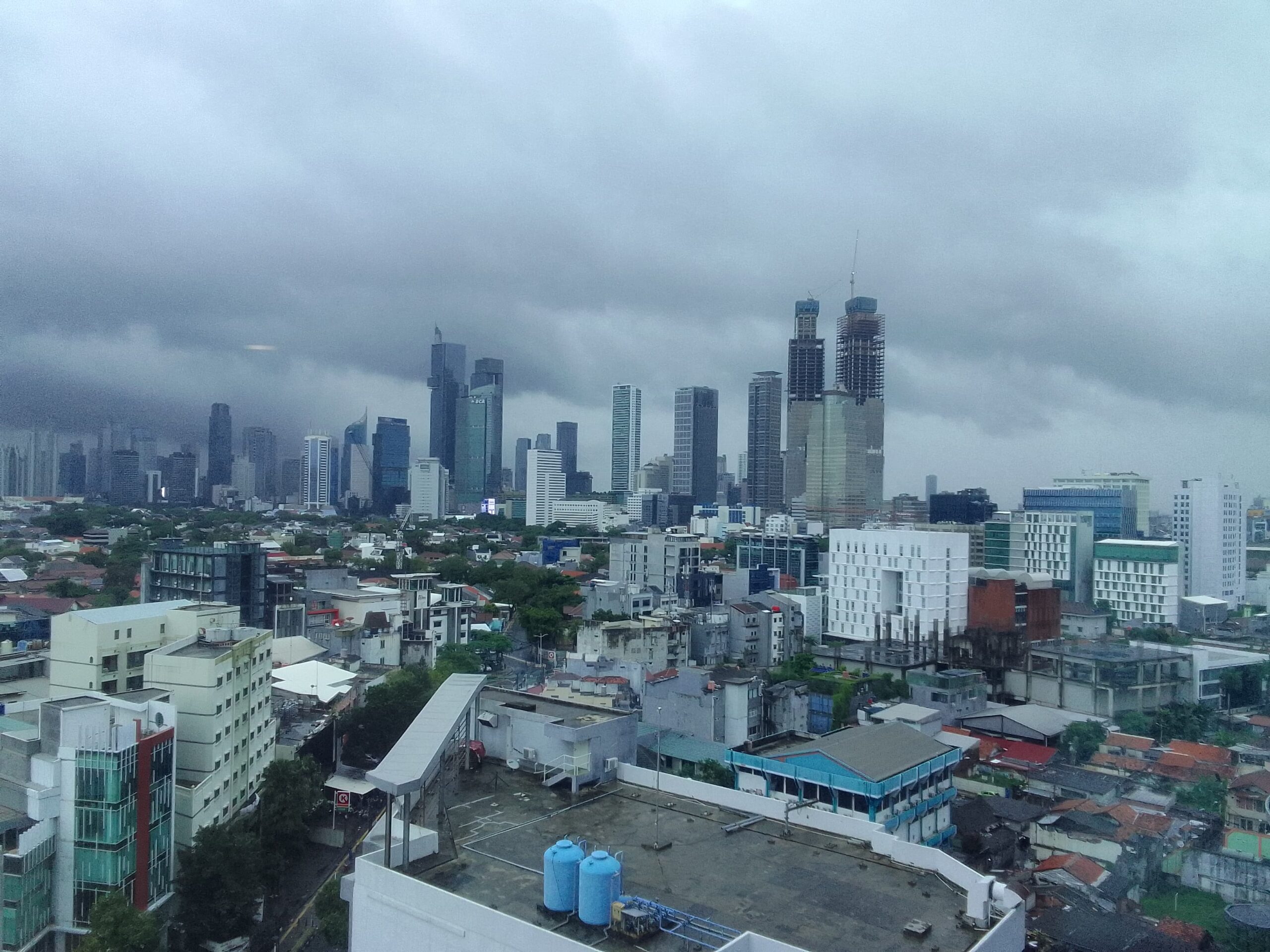Hujan Tak Kunjung Reda, Warga Jakarta Diminta Siaga Hadapi Banjir