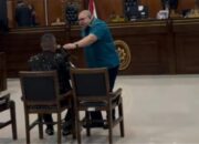 Razman Nasution Terancam Pasal Berlapis Akibat Mengamuk di Ruang Sidang
