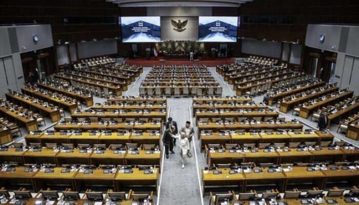 Katanya Tatib DPR Hanya Rekomendasi, Tapi Kenapa DPR Jadi Terlihat Berkuasa?