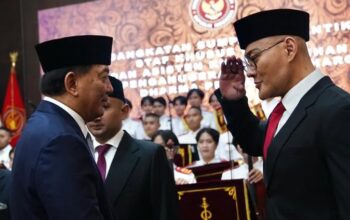 Menhan Sjafrie Sjamsoeddin Melantik Deddy Corbuzier Jadi Stafsus