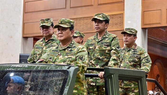 Momen Langka! Prabowo, Jokowi, SBY, dan Puan Maharani Kompak Pakai Seragam Loreng di Akmil