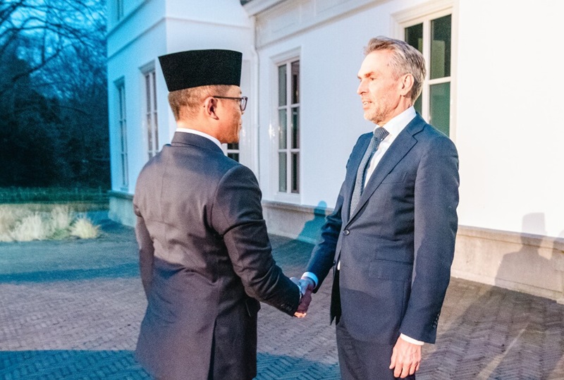 Sugiono dan PM Belanda