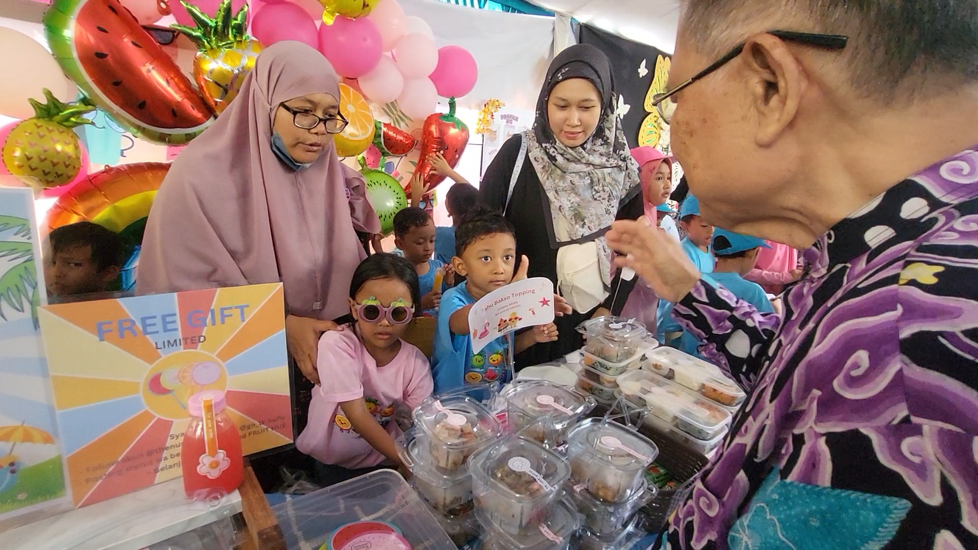 Market Day Anak Mengajarkan Kemandirian, Sosialisasi dan Melayani