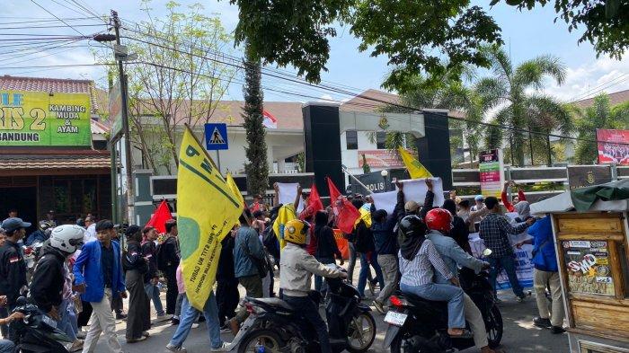 Sentil Kasus Mangkrak & Oknum Jaksa Kejari Garut yang Diduga Lakukan Pemerasan, Mahasiswa Gelar Aksi Protes