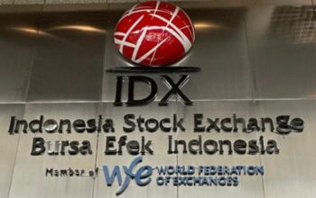 DPR Langsung Kunjungi BEI Saat IHSG Terperosok dan Alami Trading Halt