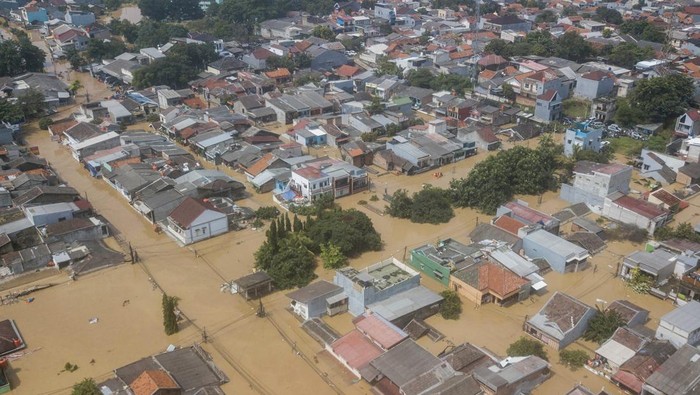 Banjir Landa Bekasi, Aktivitas Publik Lumpuh Total